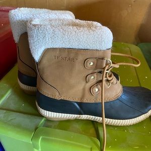 TF Star Duck Boots